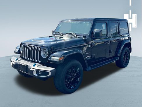 Used 2023 Jeep Wrangler Unlimited Sahara w/ Cold Weather Group AWD/4WD image 3