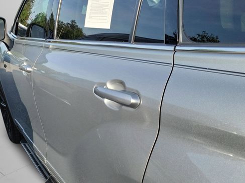 Used 2021 Toyota Highlander Limited FWD image 26