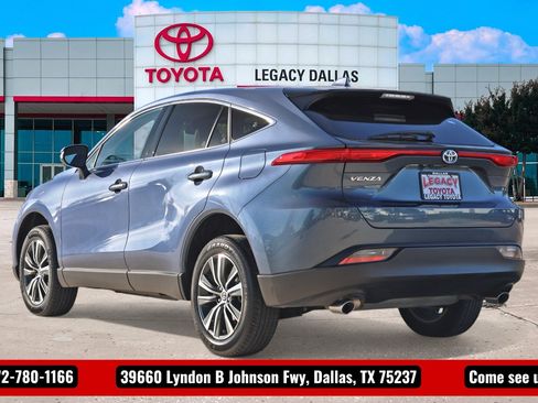 Used 2024 Toyota Venza LE image 8