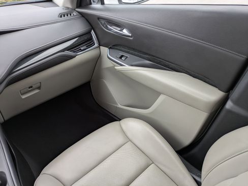 Used 2021 Cadillac XT4 Premium Luxury w/ Driver Assist Package image 15