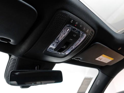 Used 2024 Mercedes-Benz GLB 250 image 29