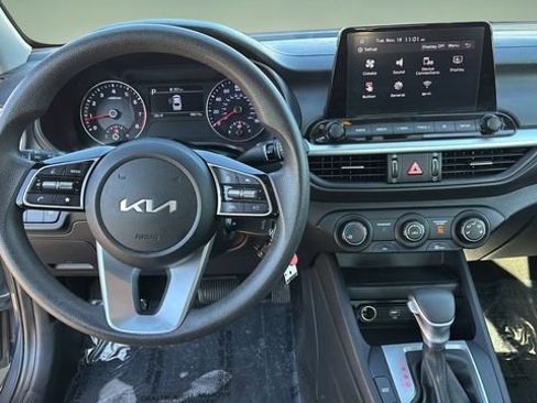 Used 2023 Kia Forte LXS image 9