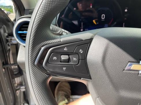 Used 2024 Chevrolet Trax LT FWD image 23