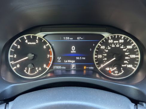 Used 2021 Nissan Altima 2.5 SR w/ SR Premium Package image 16