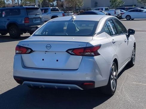 Used 2023 Nissan Versa SV image 5