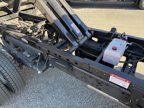 New 2025 Ford F550 4x4 Regular Cab Super Duty image 10