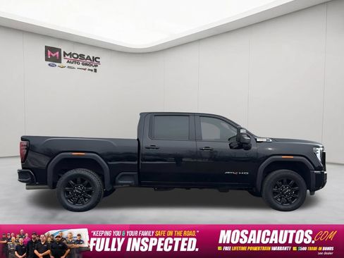Used 2025 GMC Sierra 2500 AT4 AWD/4WD image 2