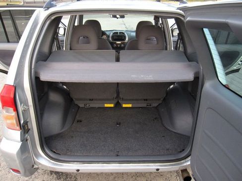 Used 2003 Toyota RAV4 4WD image 32