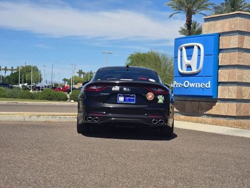 Used 2018 Kia Stinger Premium image 10