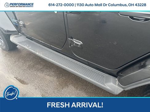 Used 2025 Jeep Wrangler Unlimited Sahara image 12