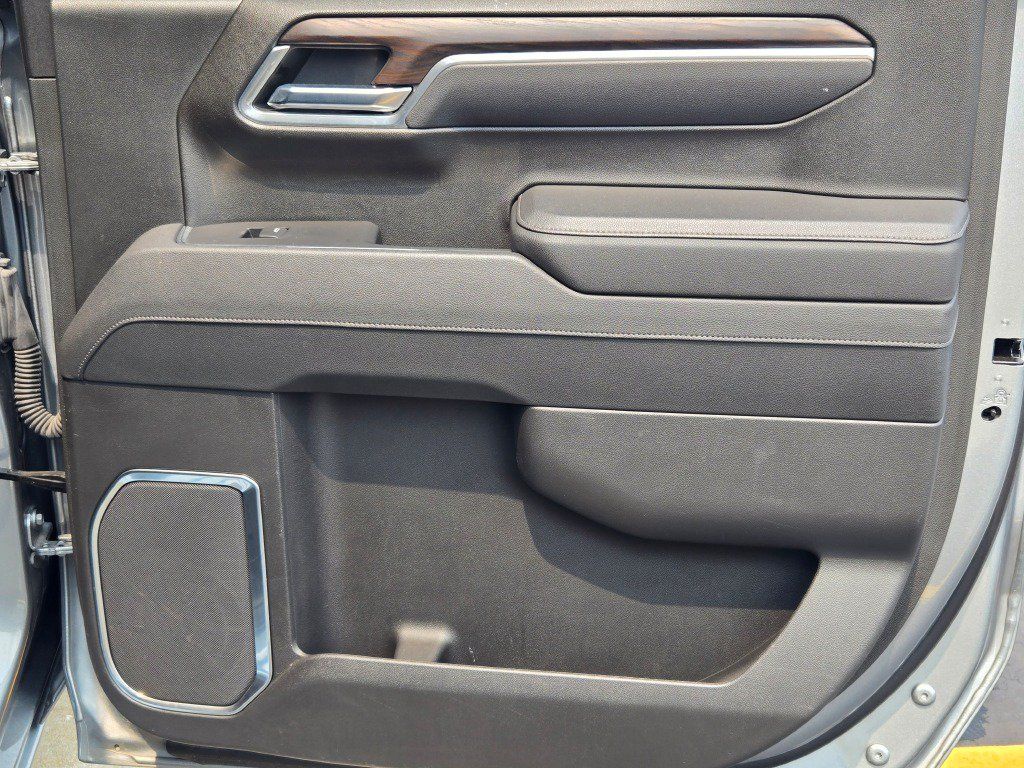 Certified 2025 GMC Sierra 1500 SLT AWD/4WD image 10