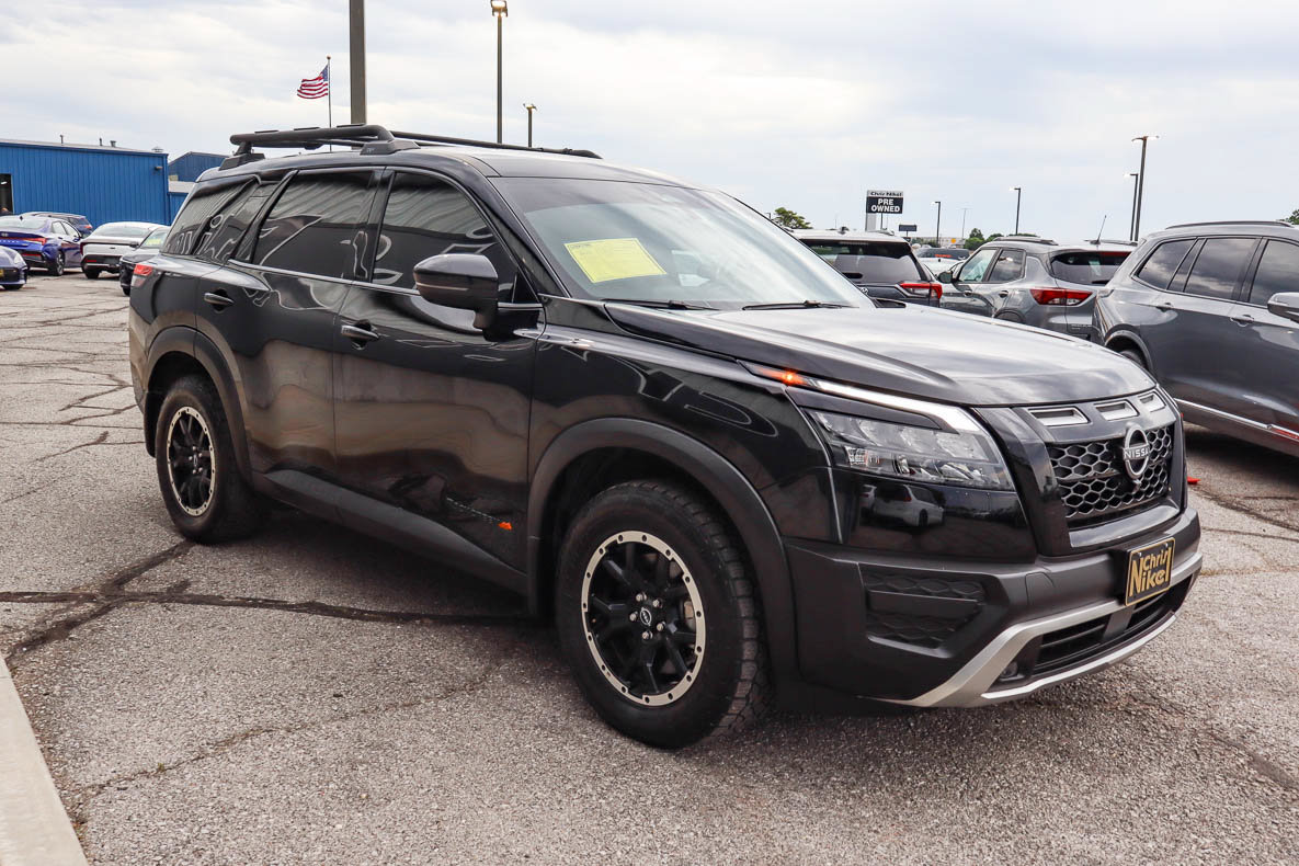 Used 2025 Nissan Pathfinder Rock Creek AWD/4WD image 3