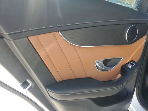 Used 2022 Mercedes-Benz GLC 300 4MATIC Coupe image 17