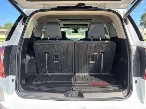 Used 2023 GMC Acadia Denali w/ Denali Technology Package AWD/4WD image 39