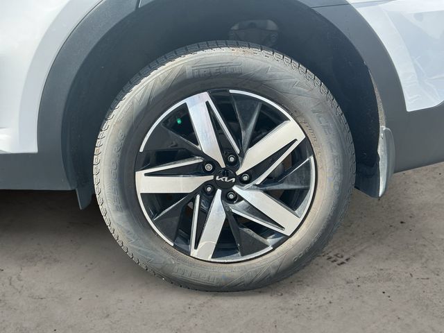 Used 2023 Kia Sorento LX AWD/4WD image 9