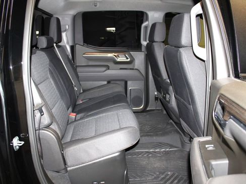 Used 2025 Chevrolet Silverado 1500 LT Trail Boss w/ Convenience Package II image 32