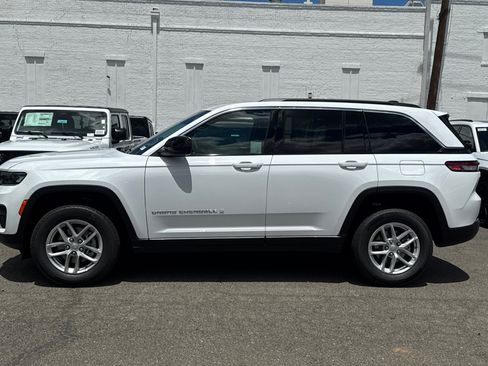 New 2026 Jeep Grand Cherokee Laredo AWD/4WD image 6