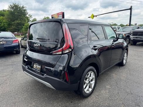 Used 2023 Kia Soul LX w/ LX Technology Package FWD image 5