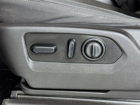 Used 2020 GMC Sierra 1500 Elevation w/ Elevation Value Package image 16