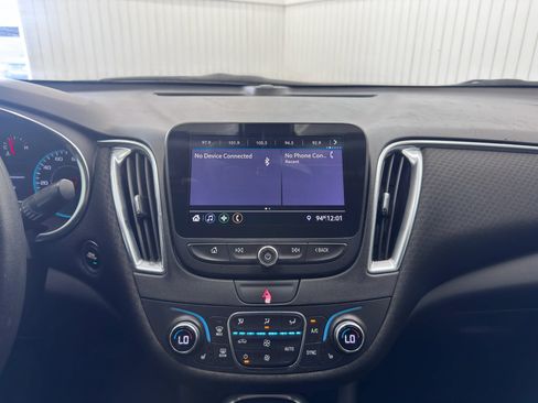 Used 2019 Chevrolet Malibu LT FWD image 18