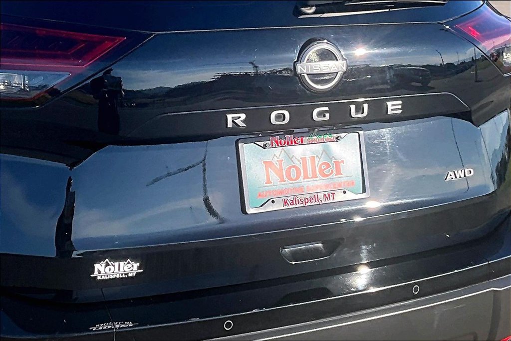 Used 2025 Nissan Rogue SV AWD/4WD image 8