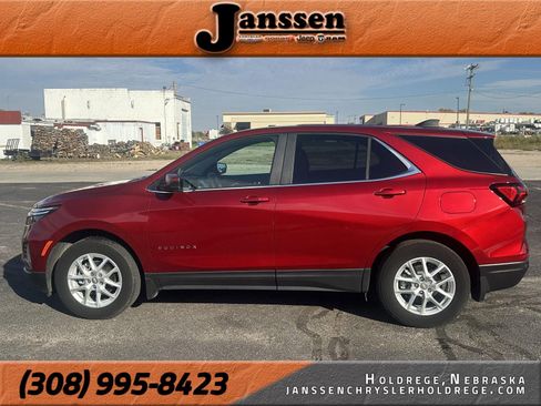 Used 2024 Chevrolet Equinox LT w/ LPO, Floor Liner Package image 1