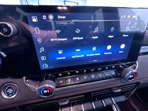 Used 2024 Chevrolet Colorado Z71 w/ Z71 Convenience Package 2 image 24