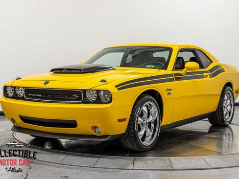 Used 2010 Dodge Challenger R/T RWD image 7