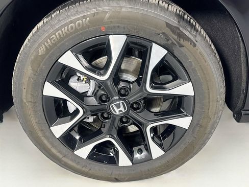 Certified 2026 Honda HR-V EX-L image 40