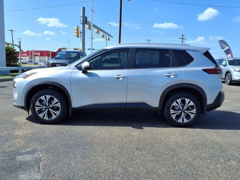 Certified 2022 Nissan Rogue SV w/ SV Premium Package image 8