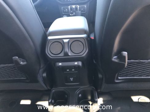 New 2025 Jeep Gladiator Sport image 16