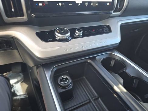 Used 2025 Ford Expedition Active RWD image 16