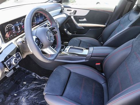 New 2025 Mercedes-Benz CLA 250 4MATIC image 23