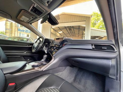 Used 2023 Toyota Camry SE FWD image 23
