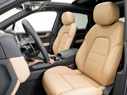 New 2026 Porsche Cayenne AWD/4WD image 5