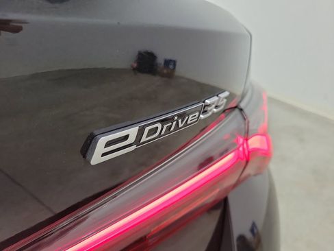 Used 2023 BMW i4 eDrive35 w/ Premium Package image 8