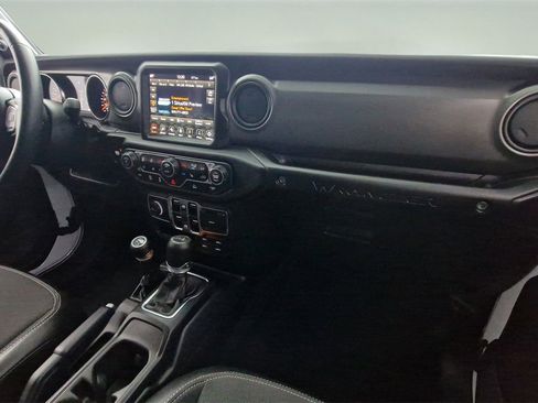 Used 2023 Jeep Wrangler Sport image 27