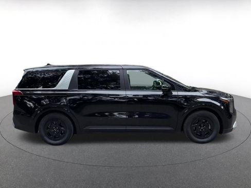 Used 2026 Kia Carnival FWD image 16