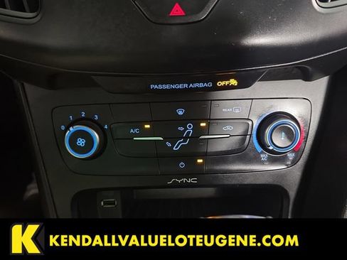 Used 2015 Ford Focus SE FWD image 19