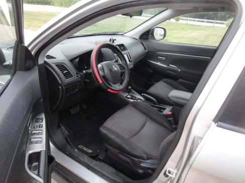 Used 2018 Mitsubishi Outlander Sport ES FWD image 18