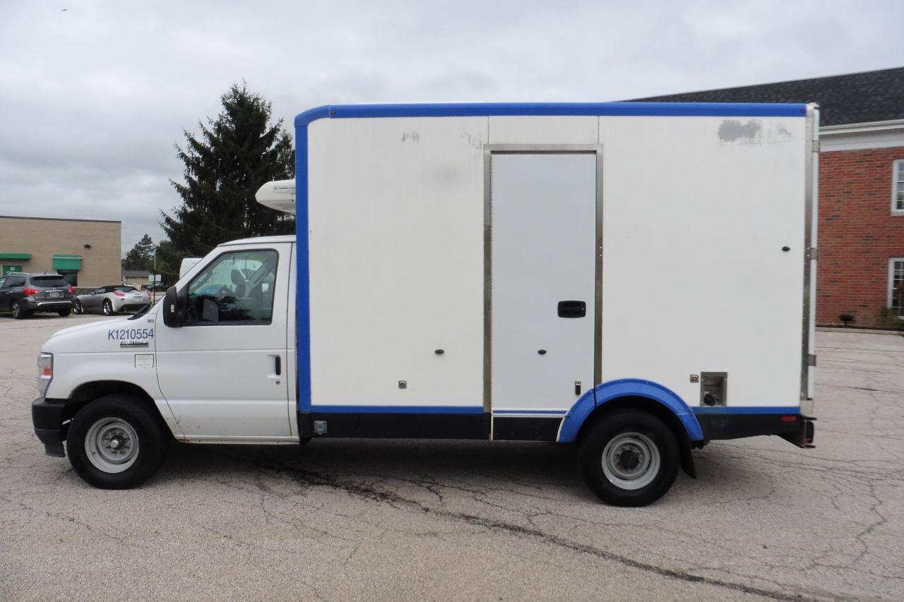 Used 2023 Ford E-350 and Econoline 350 Super Duty w/ Power Windows & Locks Group RWD image 30