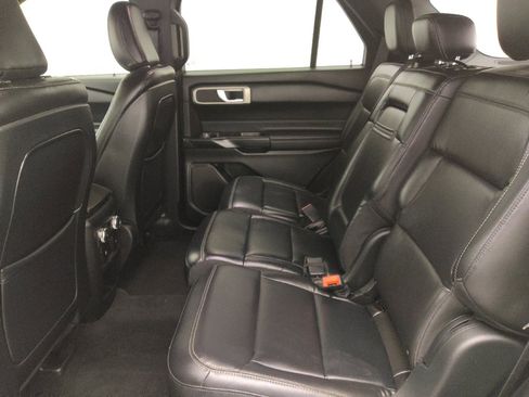 Used 2020 Ford Explorer XLT w/ Equipment Group 202A image 18