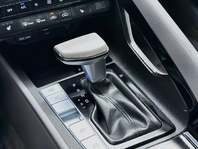 Used 2024 Hyundai Elantra SEL w/ Convenience Package FWD image 17