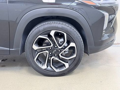 Used 2025 Chevrolet Trax RS w/ Driver Confidence Package FWD image 4