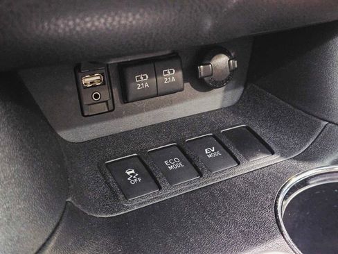 Used 2017 Toyota Highlander Limited Platinum image 18