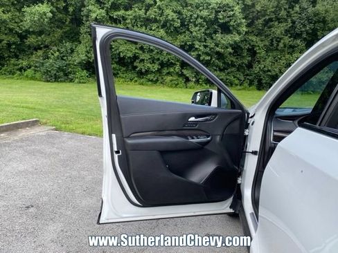 Used 2023 Cadillac XT4 Sport w/ Sun And Sound Package AWD/4WD image 15
