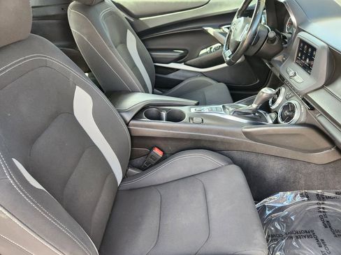 Used 2023 Chevrolet Camaro LT RWD image 5