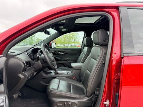 Used 2023 Chevrolet Traverse RS AWD/4WD image 7