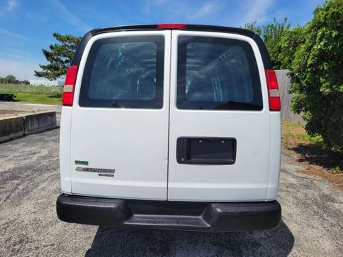 Used 2011 Chevrolet Express 3500 Extended RWD image 22