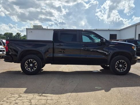 Used 2023 Chevrolet Silverado 1500 ZR2 w/ Technology Package AWD/4WD image 7